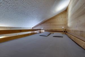 CHANTELOUVE Tres bel appartement avec une jolie Vue