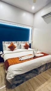 Vibe N Joy (50 mtr from Dashashwamedh Ghat)