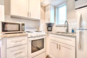 Tropic Terrace #18 - Beachfront Resort