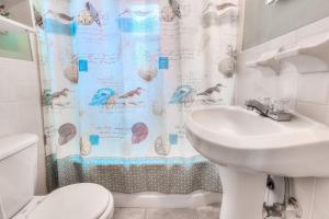 Tropic Terrace Suite #3 - Beachfront Resort