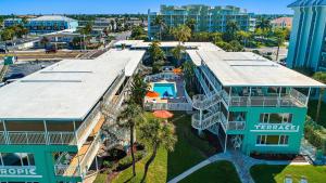 Tropic Terrace Suite #3 - Beachfront Resort