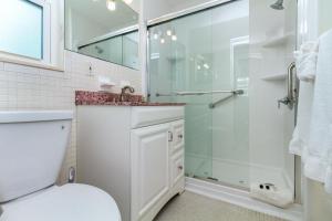 Tropic Terrace Suite #44 - Beachfront Resort