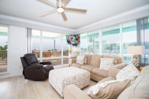 Tropic Terrace Resort #59 - Beach View Penthouse!