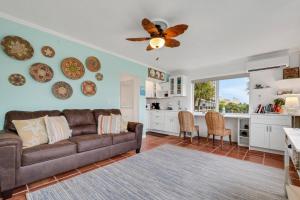 Tropic Terrace Resort #27 -Beach View Suite