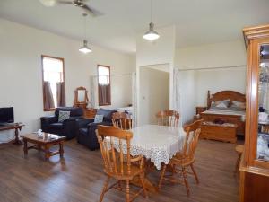 Old Schooling Summer Cottage