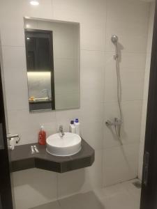 COMFORTSTAY - Citra Plaza Nagoya #11-09 City View