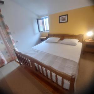 Apartments Antonela with seavies