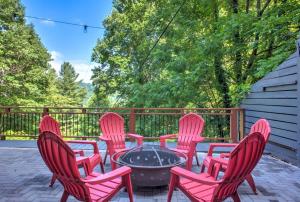 The Peaceful Fox - Relaxing Retreat in Asheville - Family - Ubytování bez kategorie ve městě Waynesville