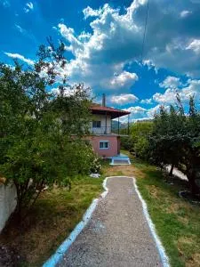 Σπίτι στα Έλατα - Mousoúndha