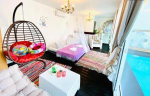 Exclusive Villa Larnaca 2 min beach 8 plus sleeps