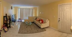 Quiet fully furnished apartment - Lauderdale Lakes