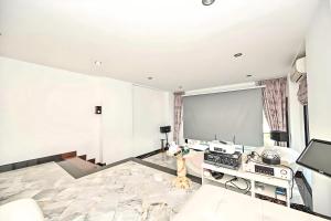 Seaview Escape Villa - Private Pool & Private Cinema