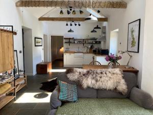 Pollys Barn, Penrhyn