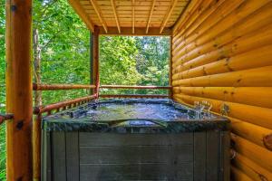 Luxury 5BR PF Dollywood Heated Indoor Resort Pool HotTub Theater Room Arcades