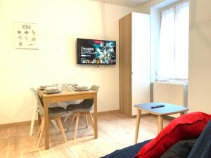 Appartements Appart-Village Le Creusot centre - Parking facile - Bus gare TGV 17 min : photos des chambres