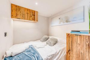 Hotels Residence Palafour - Studio chaleureux, terrasse vue lac MAE-3398 : photos des chambres