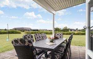 Lovely Home In Tarm With Wifi