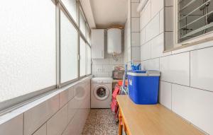 3 Bedroom Nice Apartment In Santa Pola