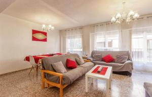3 Bedroom Nice Apartment In Santa Pola