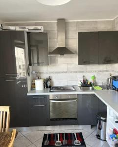 Appartements Canape lit appartement partage en centre ville : photos des chambres