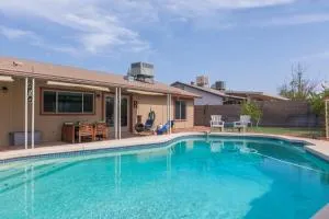 Charming House Pool Near Kiwanis Park Freeways - Kyrene