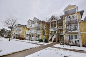 Stunning Condo with Access to Pool