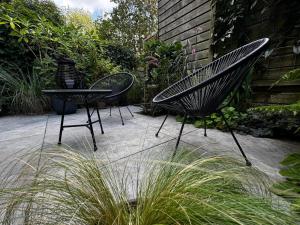 B&B Urban Oasis with Free Parking