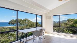 Ocean Ridge at Killcare by HolidayCo