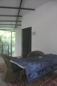 Villa Los Altos - Private Tree Suite Roof Top walk to Playa Chiquita