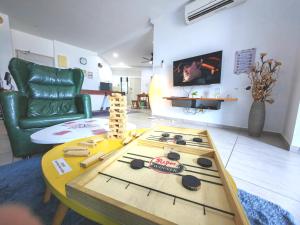 Galaxy 3BR 12-16pax Sea View I Wifi I 5min to Jonker