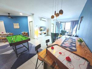 Galaxy 3BR 12-16pax Sea View I Wifi I 5min to Jonker