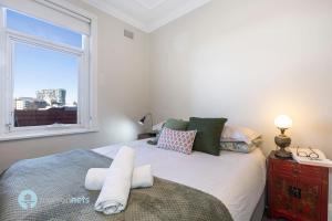 Top Floor 1 Bedroom Apt Sunroom Close To CBD