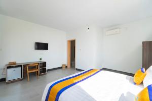 Phòng Giường Đôi Lớn Loại Sang (Deluxe Queen Room)