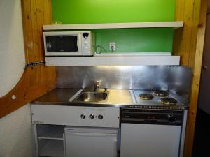 Résidence Pierra Menta - Studio 5 personnes proche des pistes et des commerces dans le village du Charvet à Arc 1800 MAE-2197