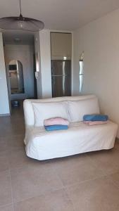 Appartements Coquet studio vue mer et place privee 10mn mer : photos des chambres