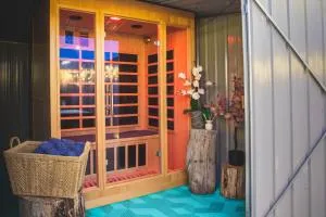 Sauna, King Beds, Tranquility Base Fun Large Home - Indented Head