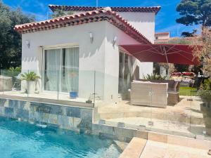 Villas Villa moderne avec piscine Bali et jacuzzi : Villa