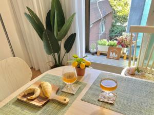 Moment Stay, Hongik University Station 1 stop , Seoul travel