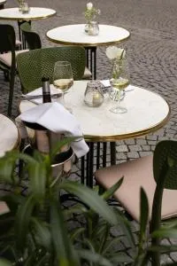 Le Virage bistro en hotel - 艾斯登