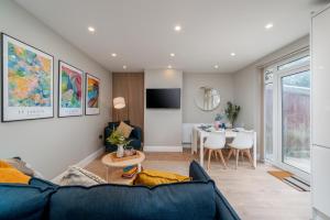 Edgeware Home 4 Bedroom House-Free Parking