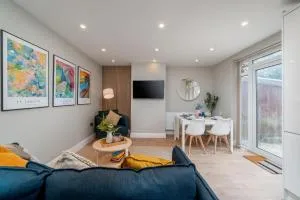 Edgeware Home 4 Bedroom House-Free Parking - 埃奇韦尔