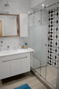 Classy and cozy near Tasmajdan park and Flower Piazza