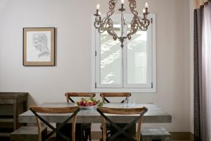 Three-Bedroom Villa with Sea View (8 Adults, 150m2)