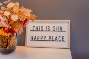 2 Bedroom Apartment Next to Brighton Beach & Shopping Center