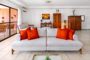 Oceanview A102 - PÉ NA ÁREA - perto do centro, 2 dormitórios, piscina, cozinha, 116m2