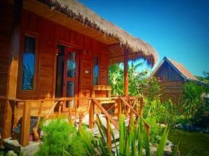 Umah Kayu 2-Menjangan Homestay - 班尤温当