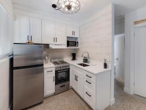 Seas the Day 1BR, Next to the Beach