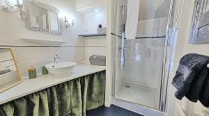 Maisons d'hotes A 2 pas d AZAY : photos des chambres