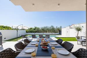 New Villa Horizont with the heated Pool near Split