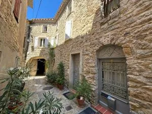 La Barbacane de Cascastel-des-Corbières - Albas